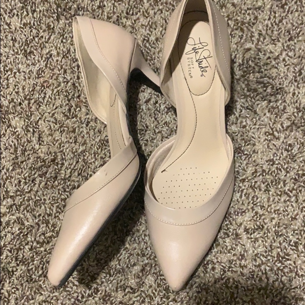 Heels - Picture 2 of 2